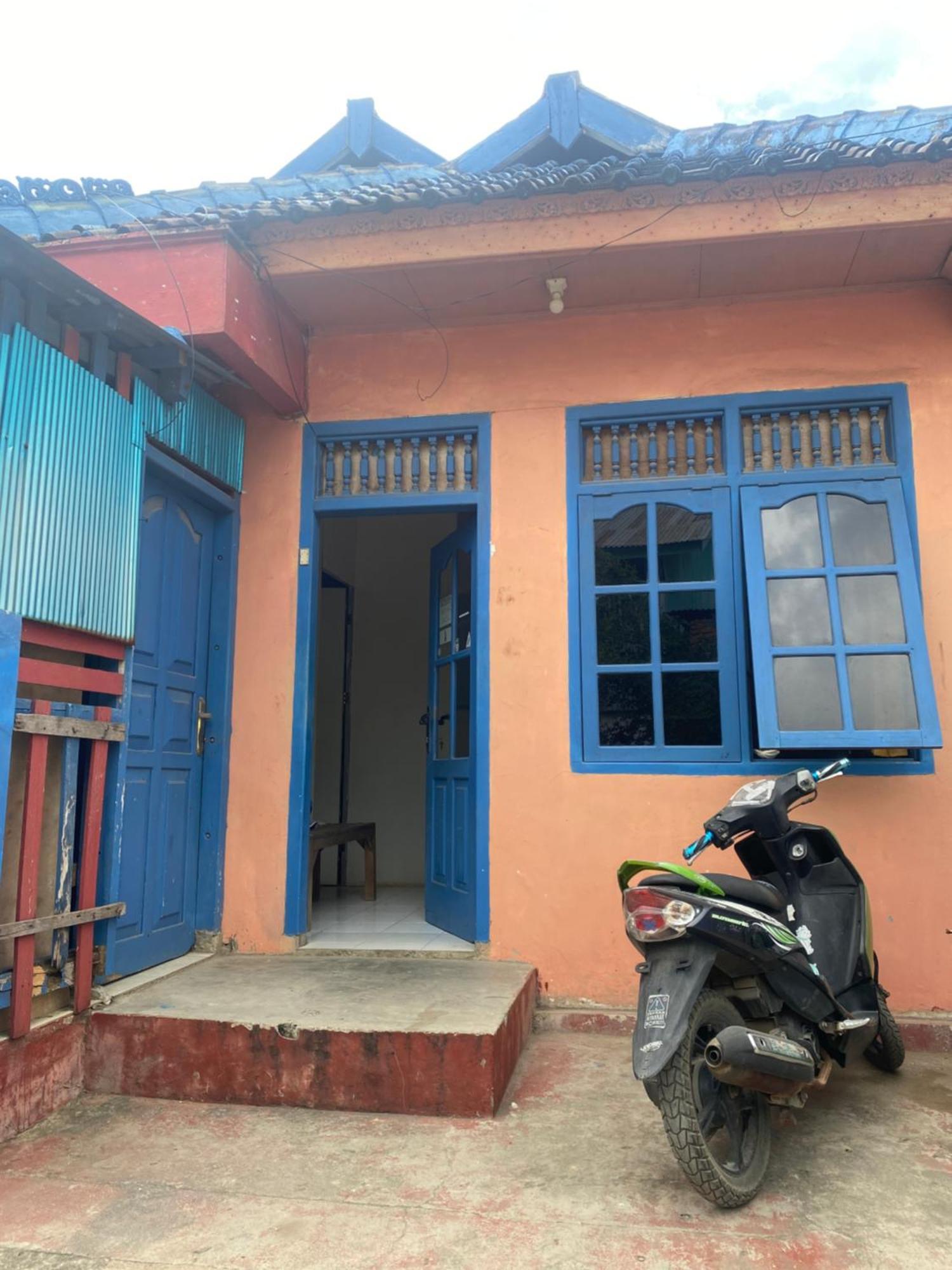 Cempaka Hostel ลาบวนบาโจ ภายนอก รูปภาพ